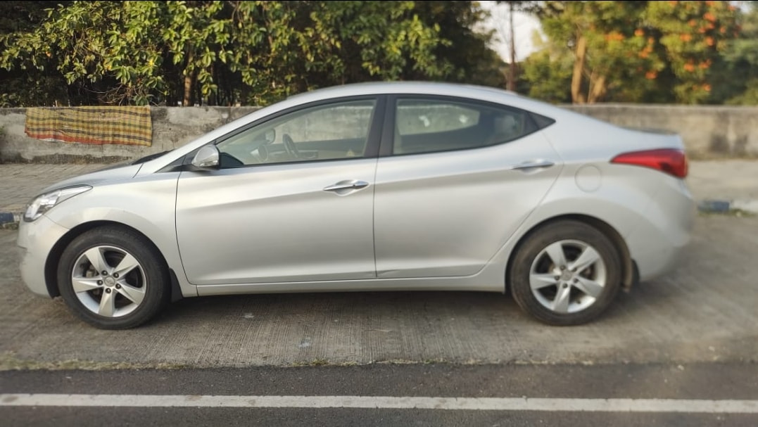 Elantra image 2 Elantra image 2