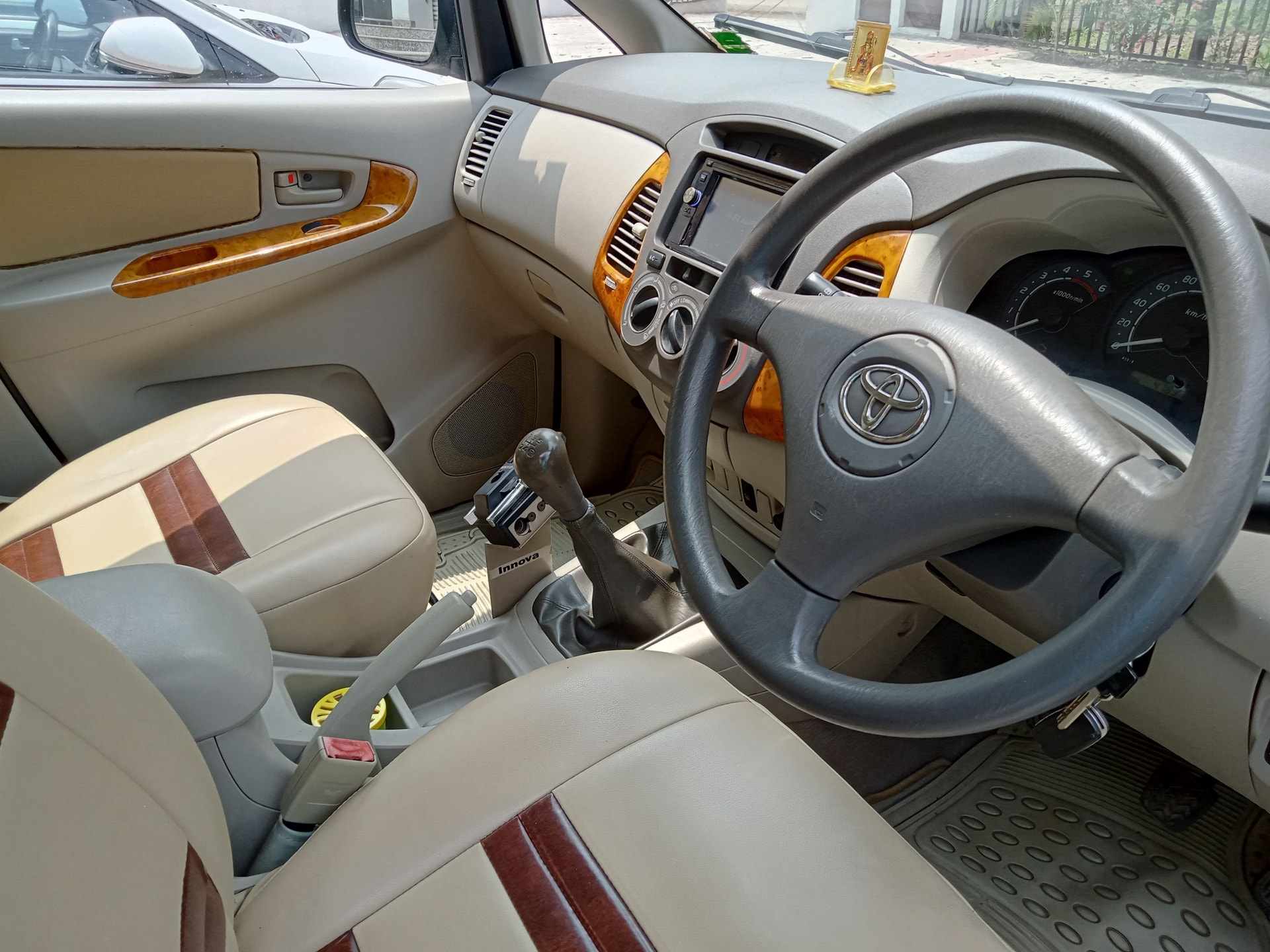 Innova image 4 Innova image 4