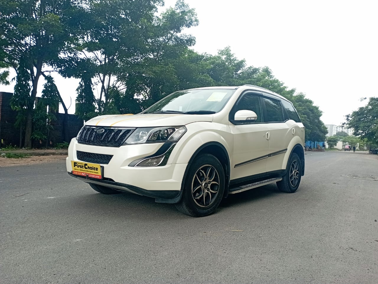 XUV500 image 1 XUV500 image 1