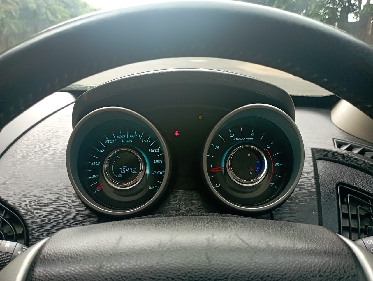 XUV500 image 12 XUV500 image 12