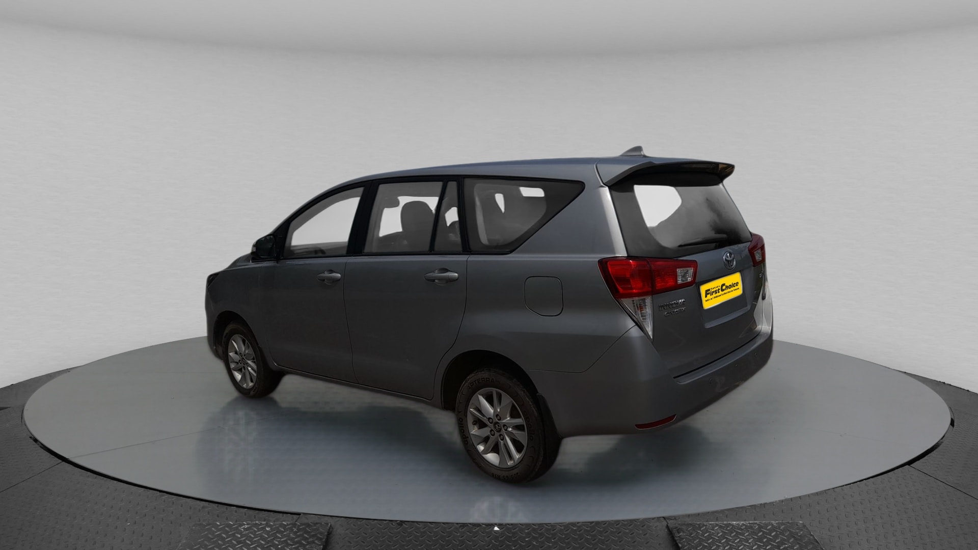 Innova Crysta image 3 Innova Crysta image 3