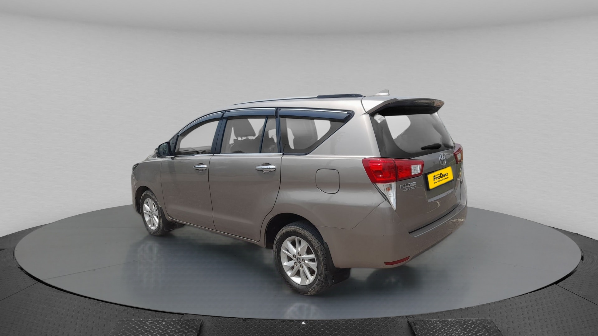 Innova Crysta image 3 Innova Crysta image 3