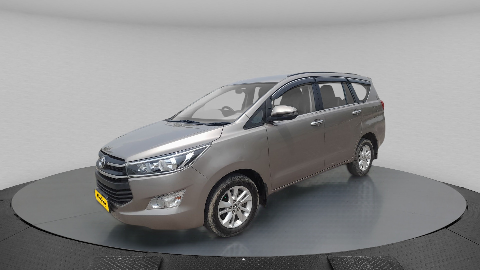 Innova Crysta image 1 Innova Crysta image 1