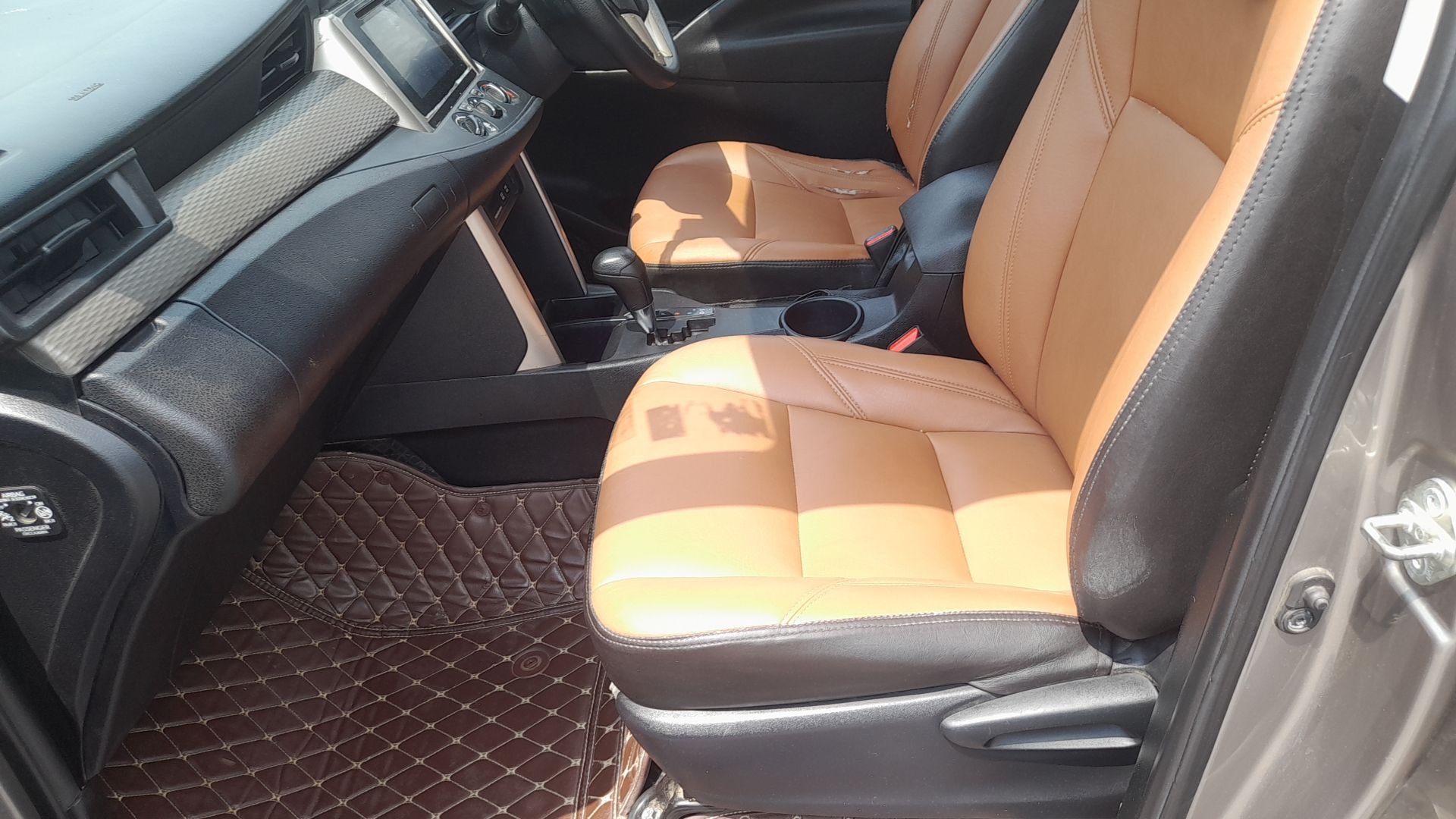 Innova Crysta image 10 Innova Crysta image 10