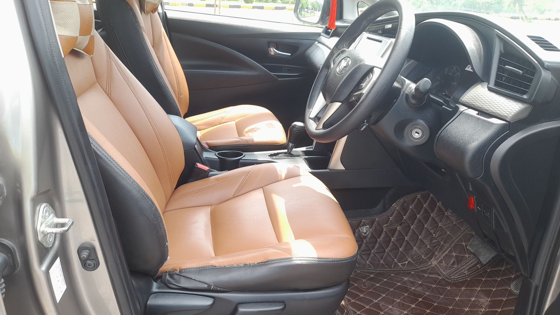 Innova Crysta image 18 Innova Crysta image 18