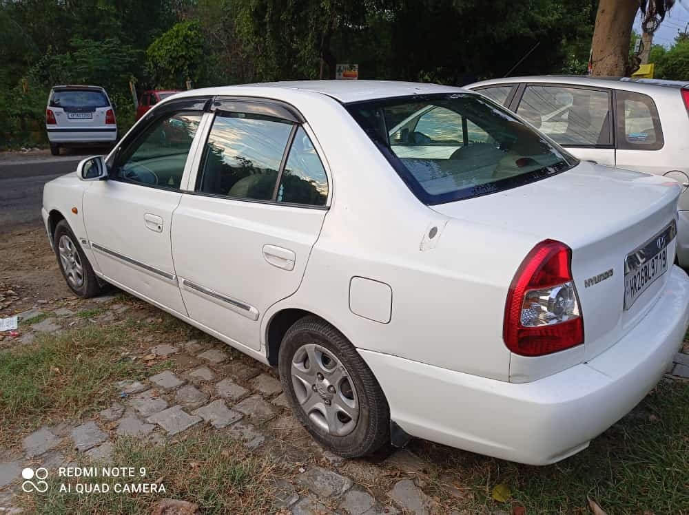 Accent image 3 Accent image 3