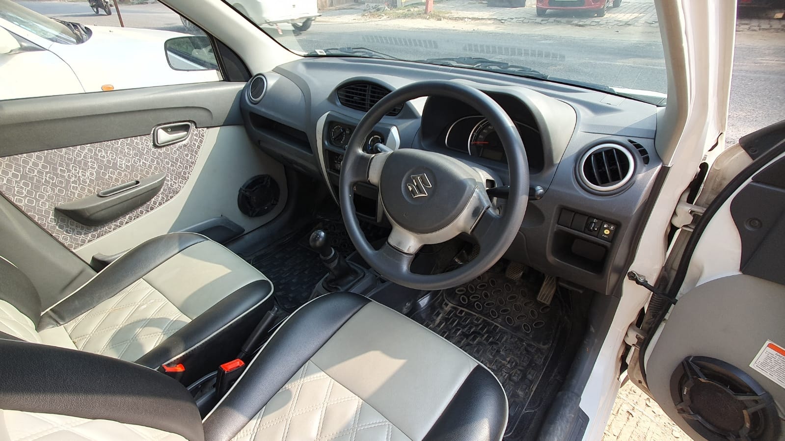 Alto 800 image 9 Alto 800 image 9