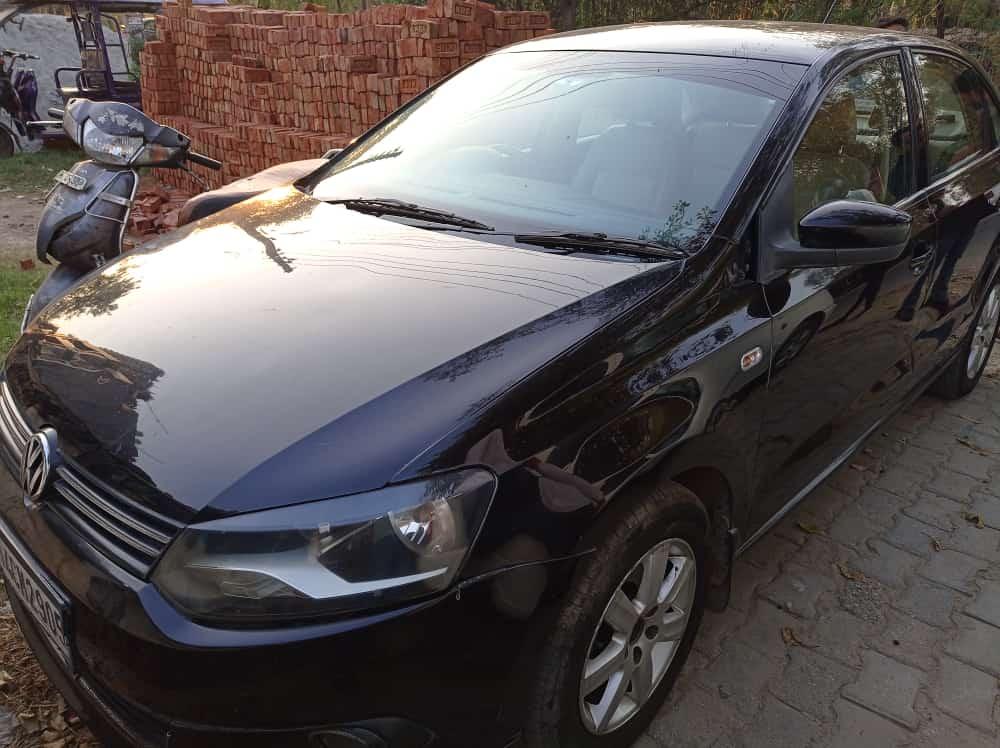 2014 Volkswagen Vento 1.5 L TDI Highline Diesel AT BS IV Front Right View 