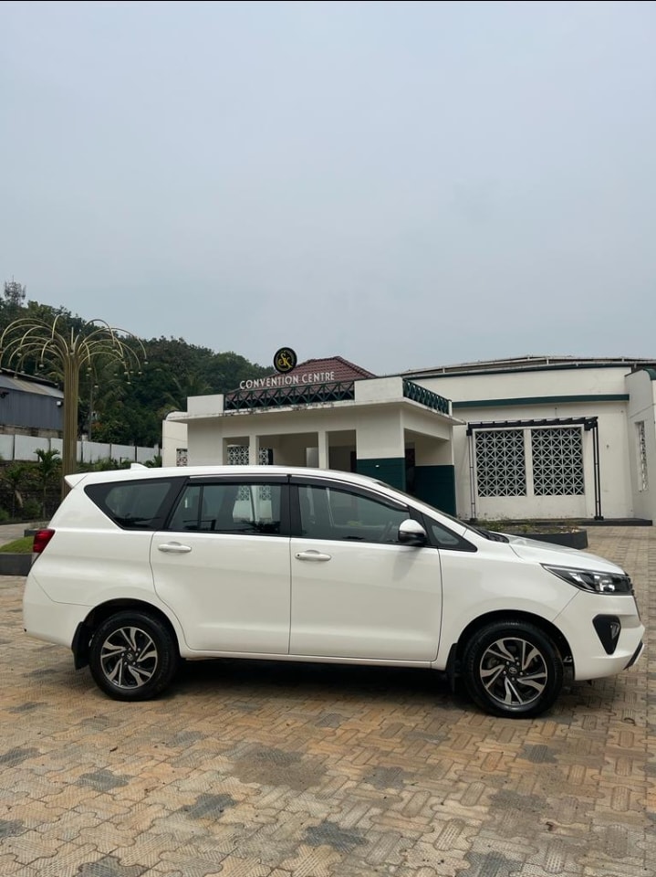 Innova Crysta image 3 Innova Crysta image 3