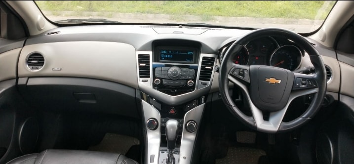 Cruze image 3 Cruze image 3