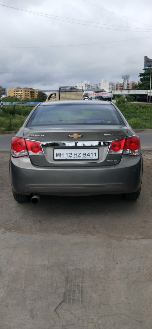 Cruze image 9 Cruze image 9