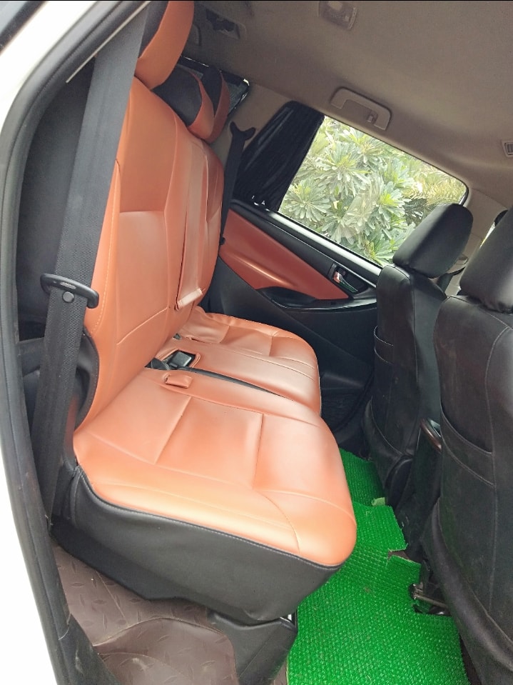 Innova Crysta image 2 Innova Crysta image 2