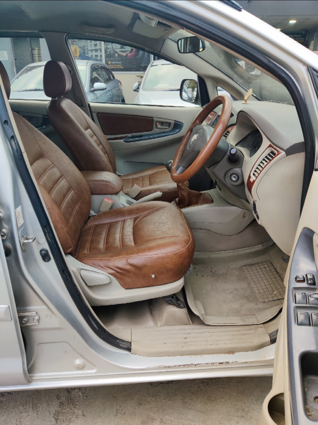 Innova image 14 Innova image 14