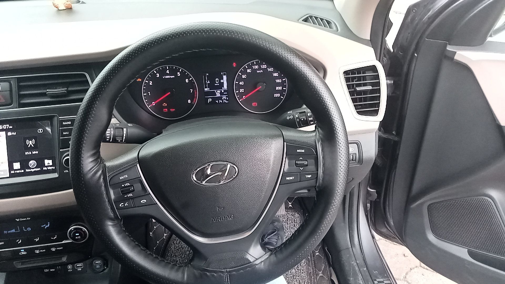 Elite i20 image 15 Elite i20 image 15