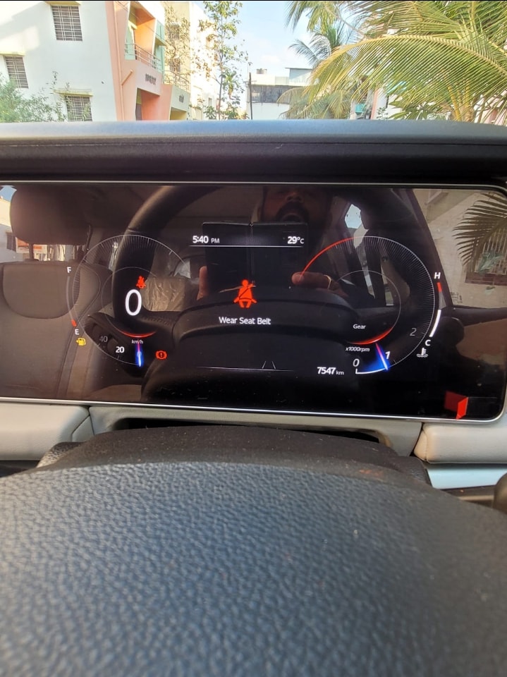 XUV700 image 9 XUV700 image 9