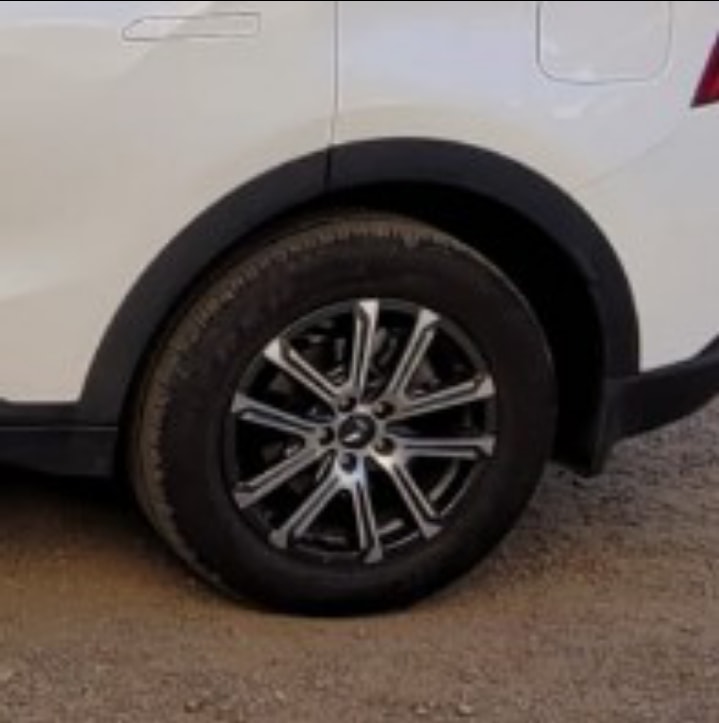 XUV700 image 8 XUV700 image 8