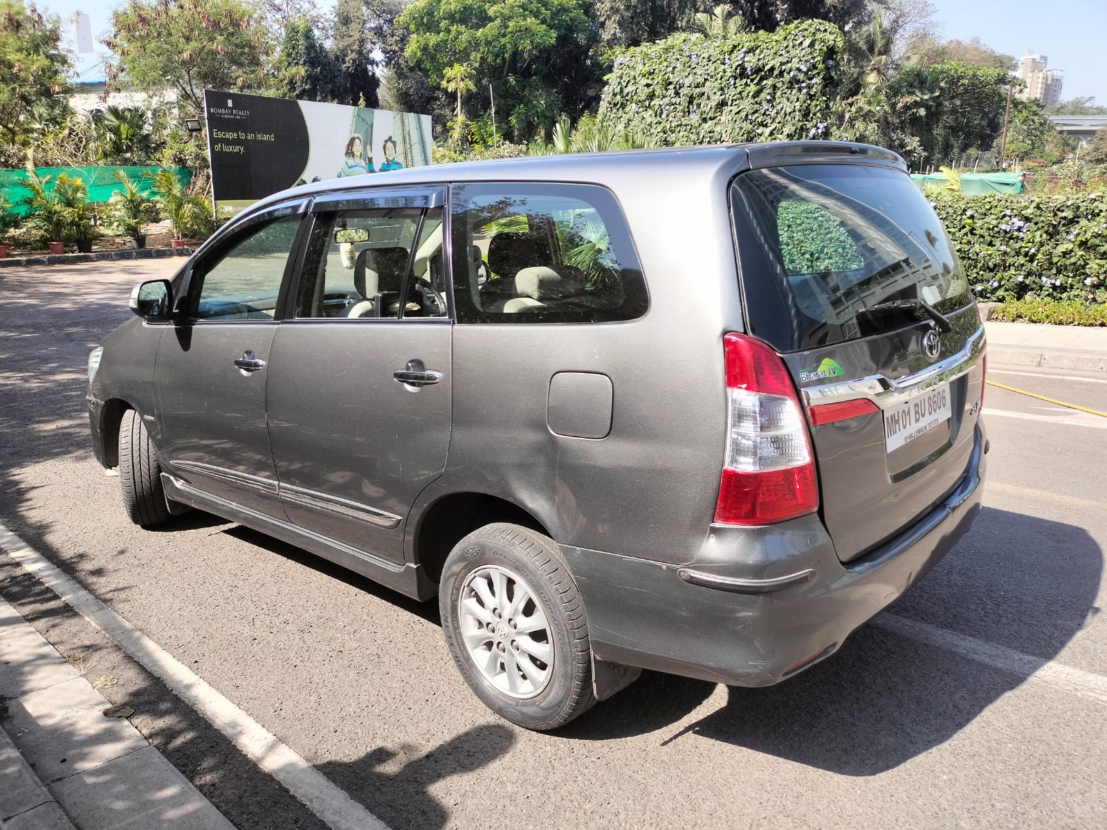 Innova image 2 Innova image 2