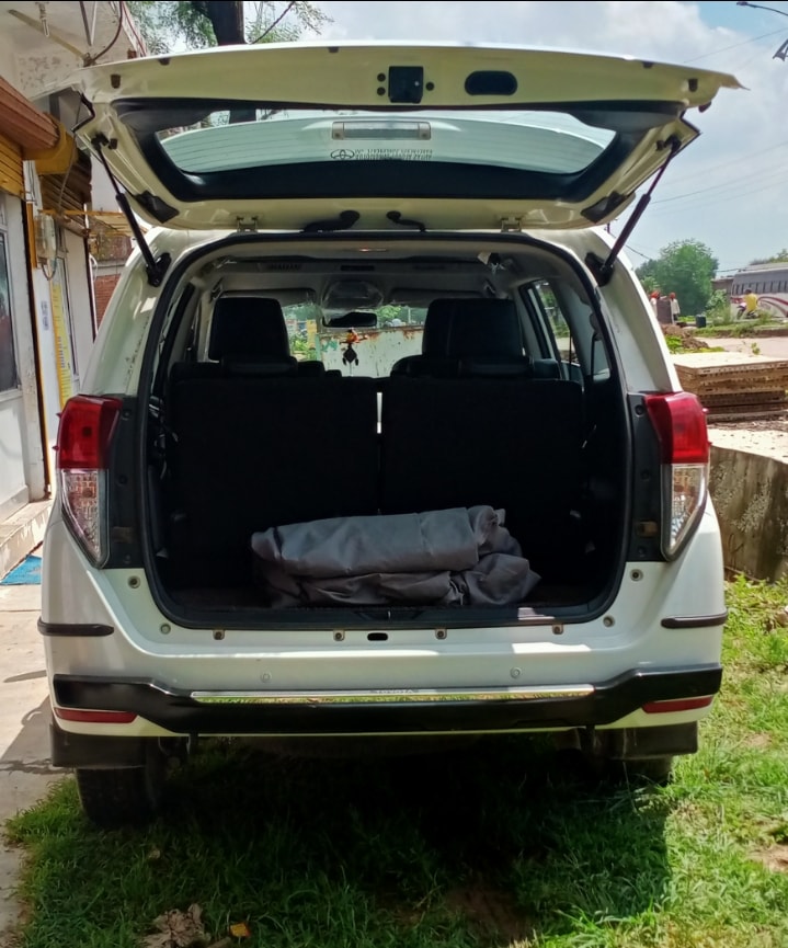 Innova Crysta image 7 Innova Crysta image 7