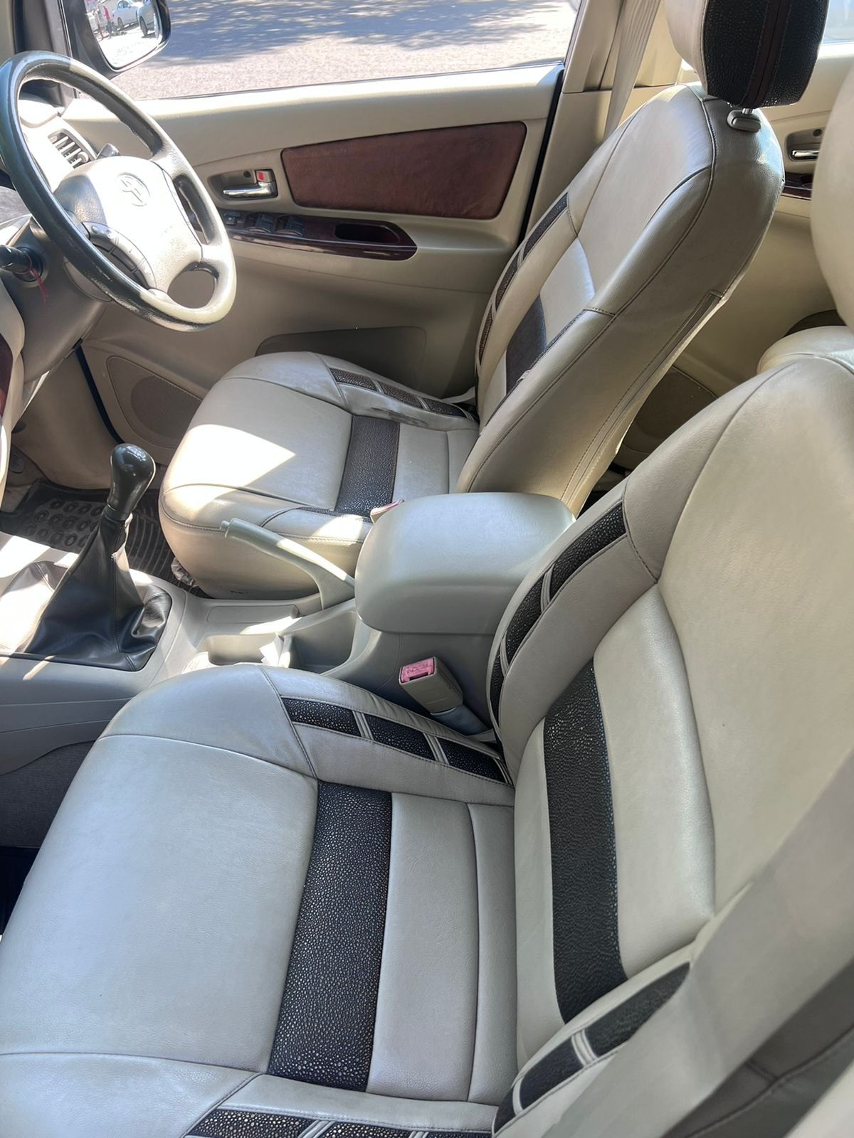 Innova image 4 Innova image 4