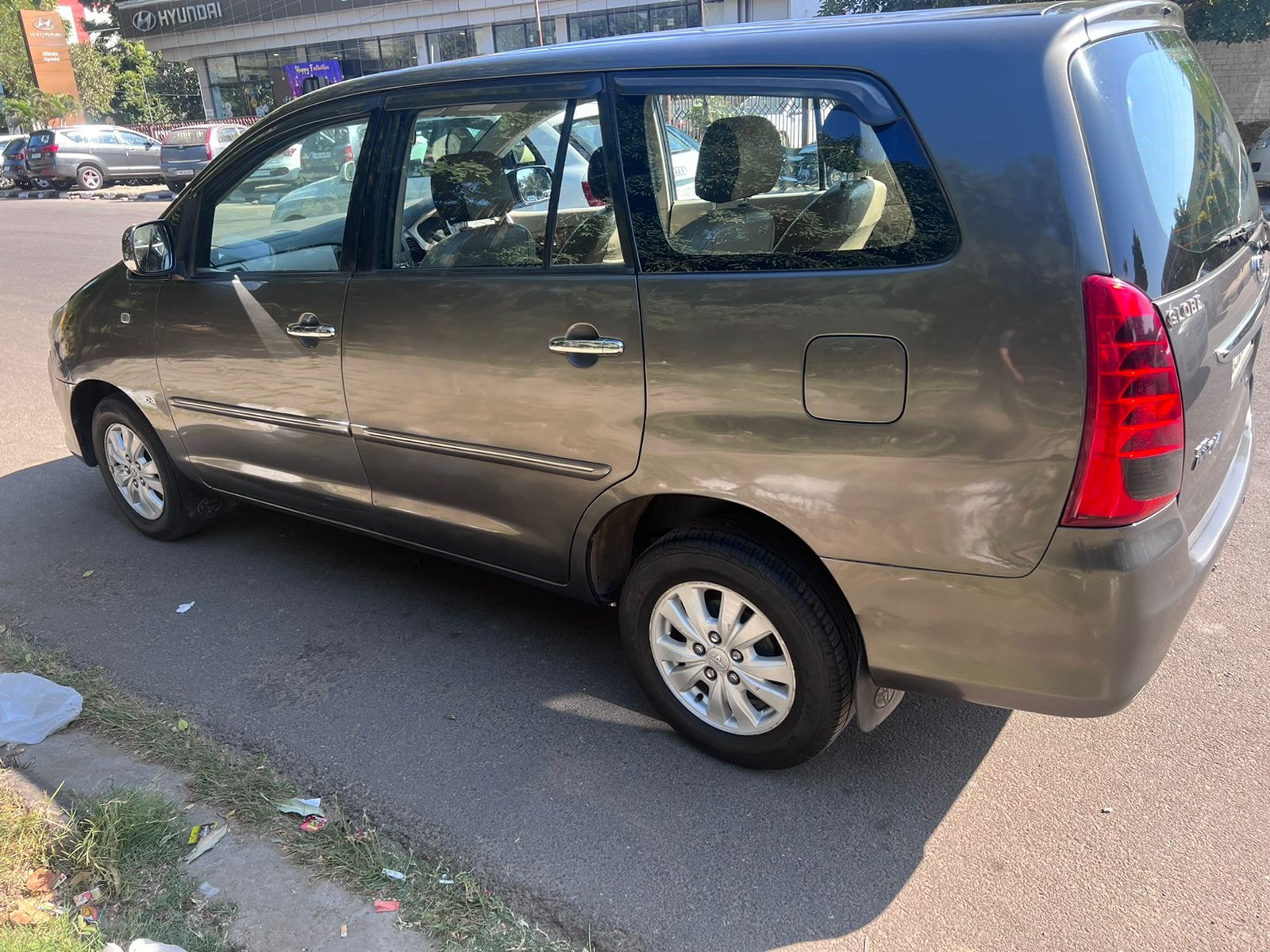 Innova image 2 Innova image 2