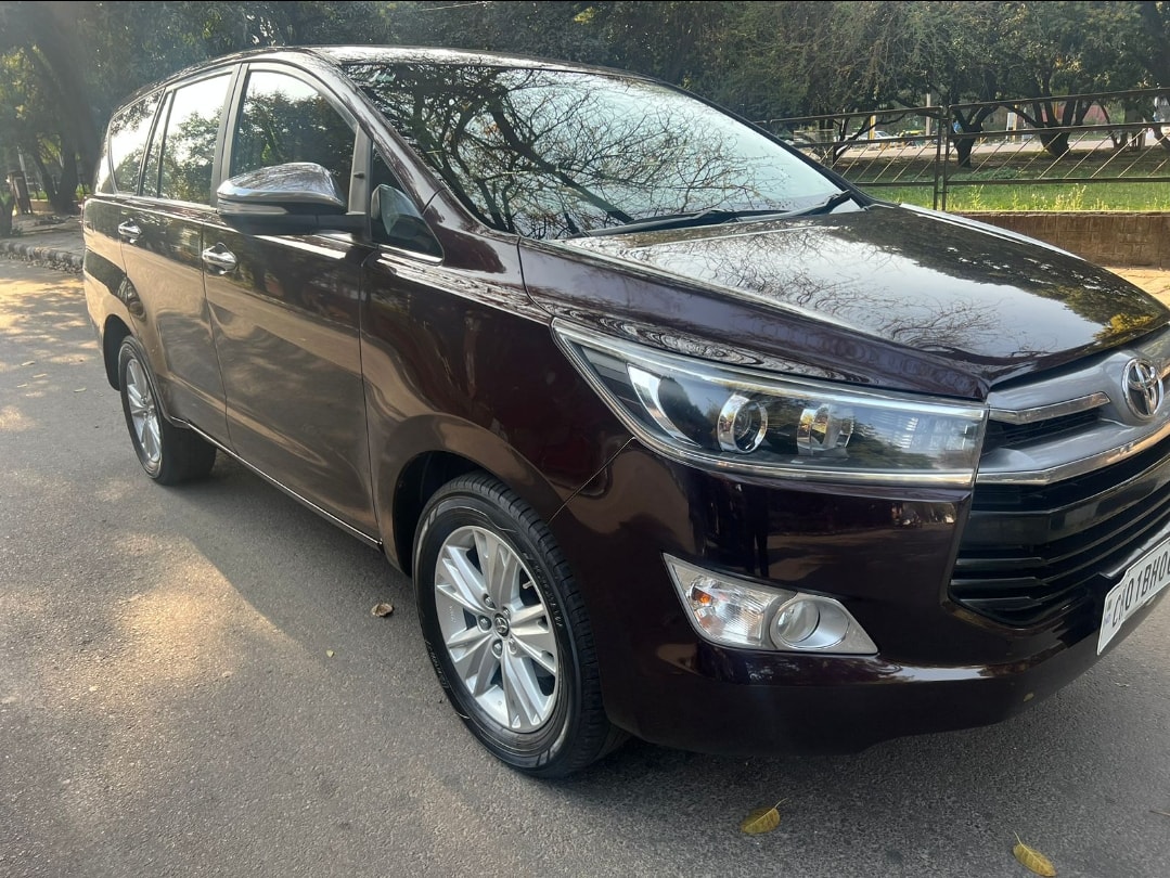 Innova Crysta image 3 Innova Crysta image 3