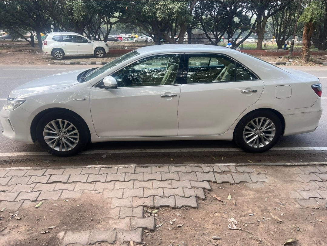 Camry image 2 Camry image 2