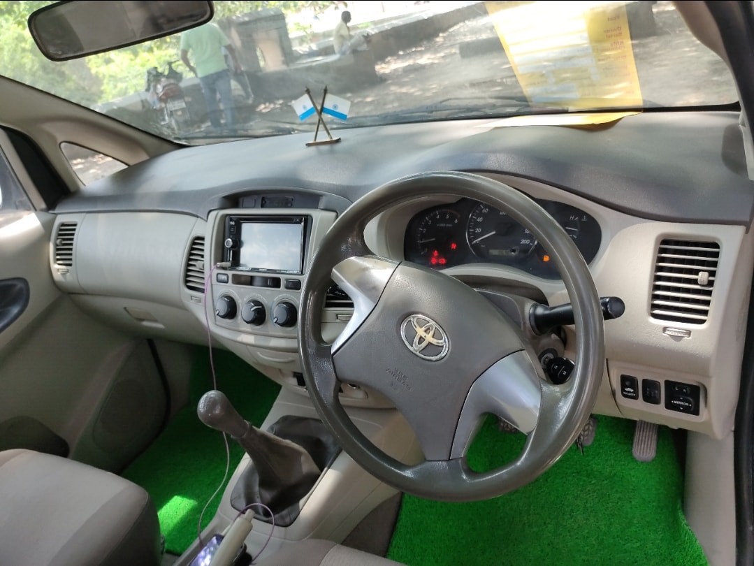 Innova image 4 Innova image 4
