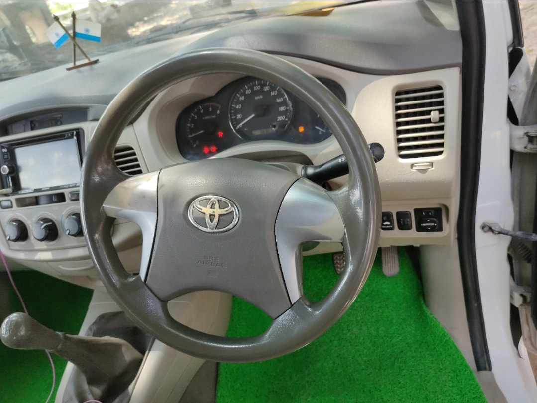 Innova image 15 Innova image 15