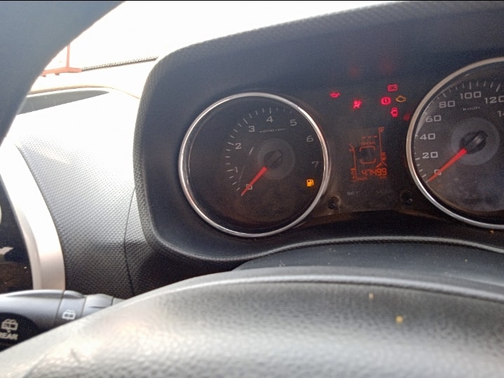 TUV300 image 11 TUV300 image 11