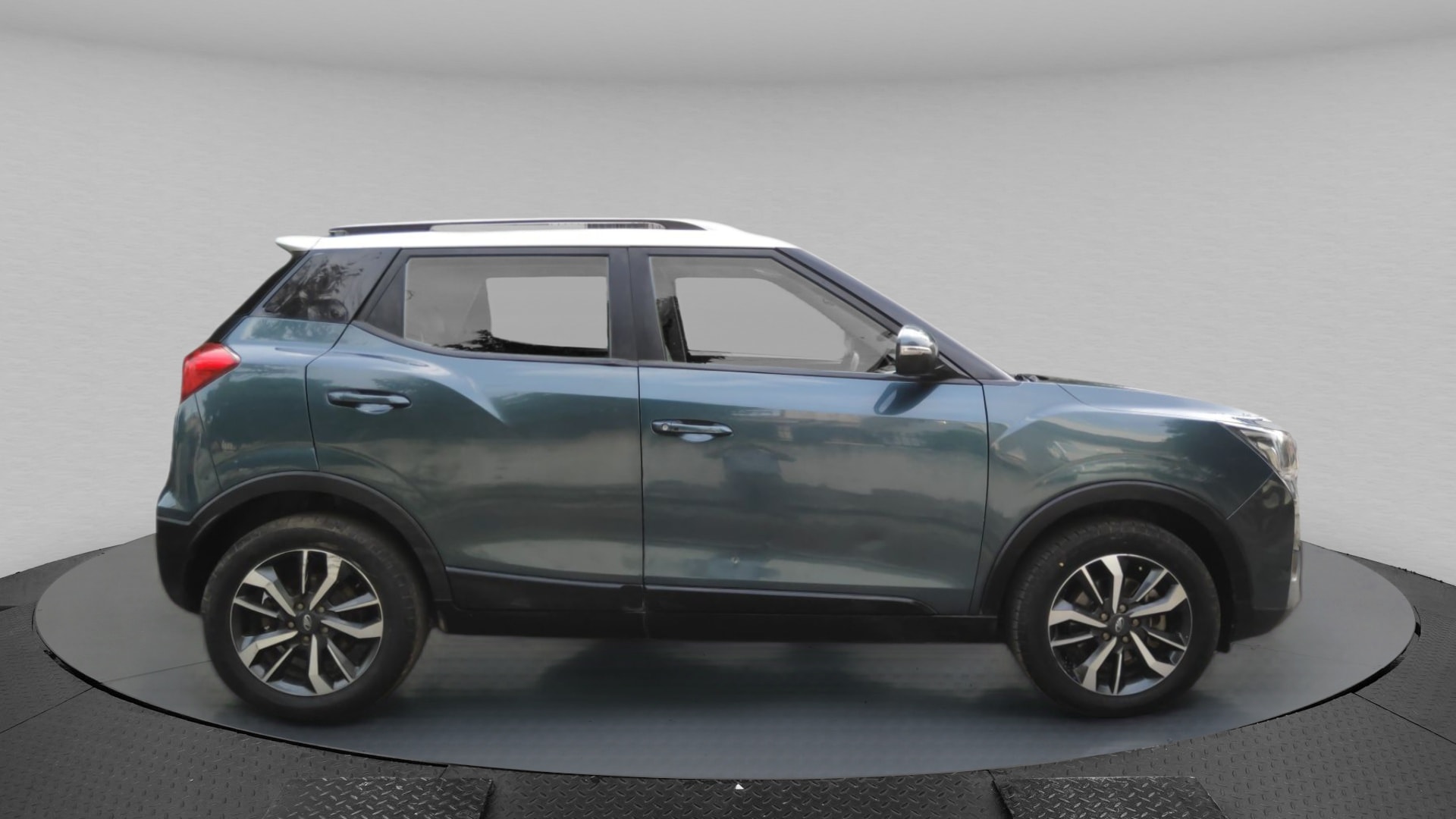 XUV300 image 7 XUV300 image 7