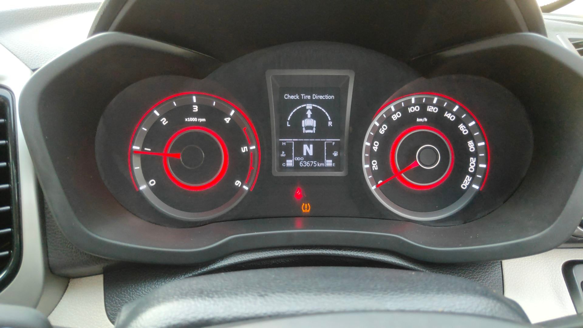 XUV300 image 16 XUV300 image 16