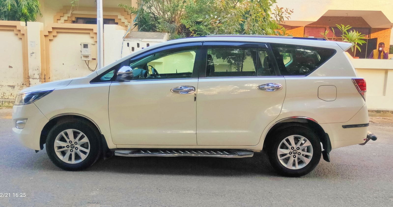 Innova Crysta image 4 Innova Crysta image 4