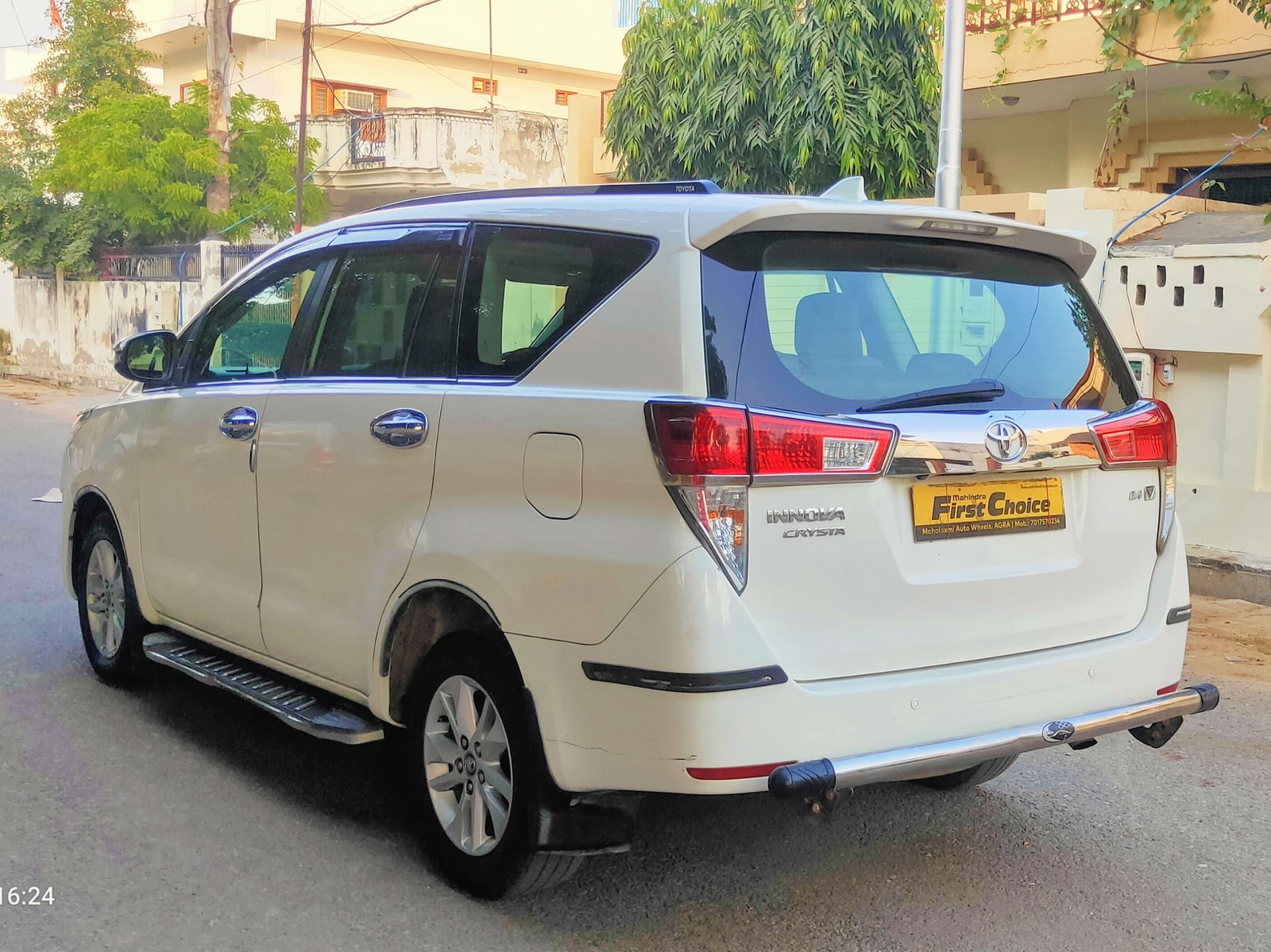 Innova Crysta image 5 Innova Crysta image 5