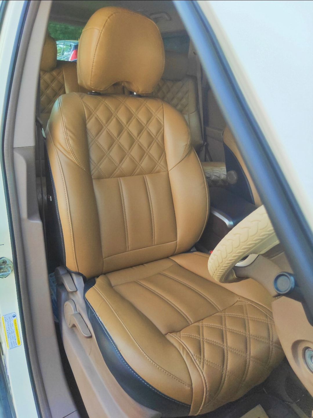 XUV500 image 14 XUV500 image 14