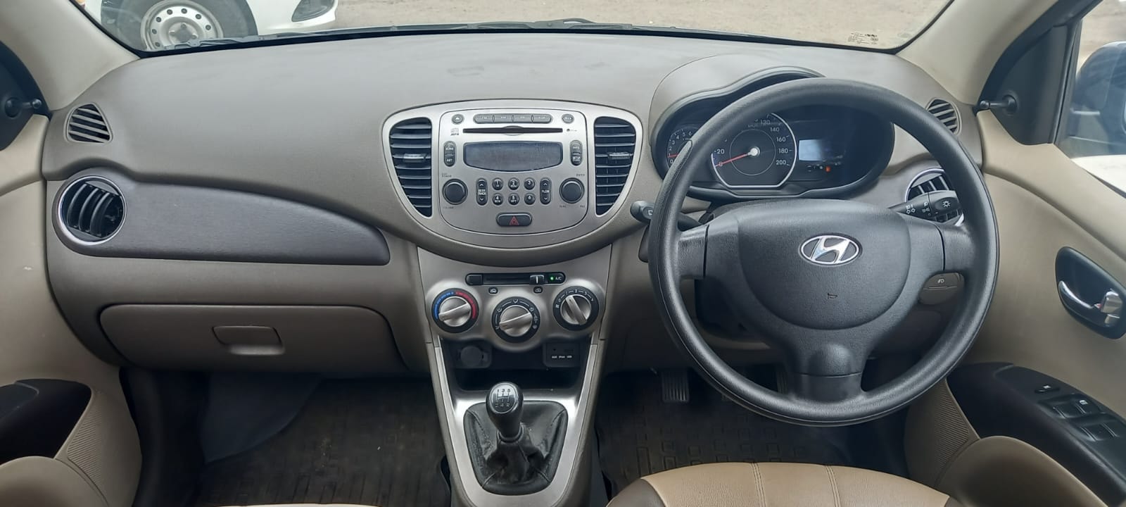 i10 image 11 i10 image 11