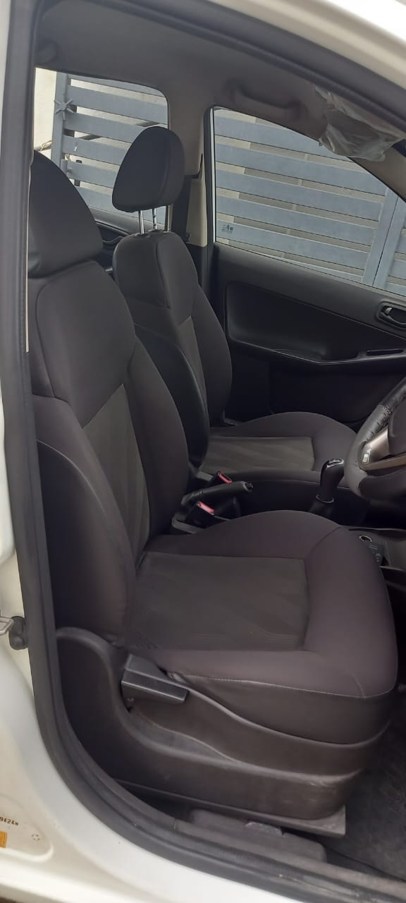 Bolt image 16 Bolt image 16