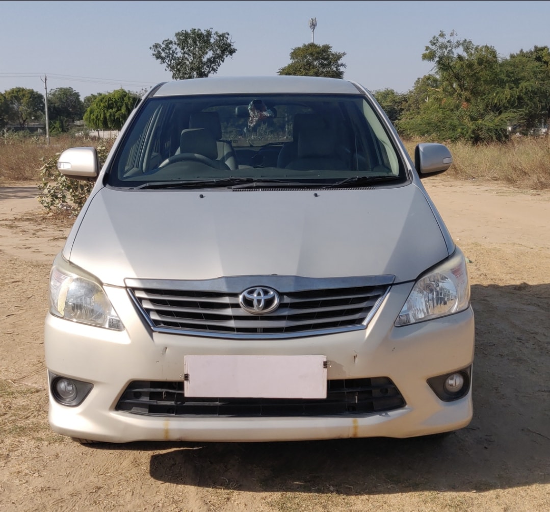 Innova image 8 Innova image 8