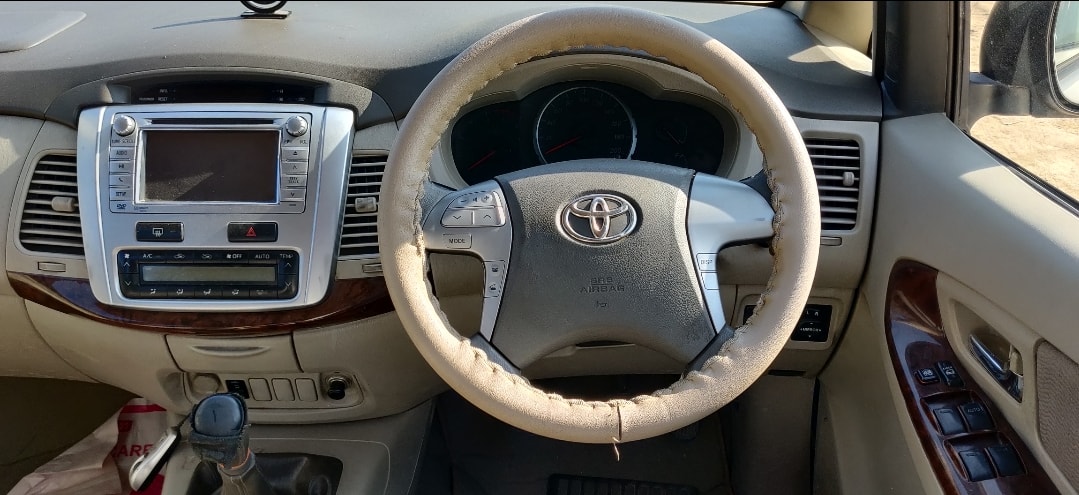 Innova image 15 Innova image 15