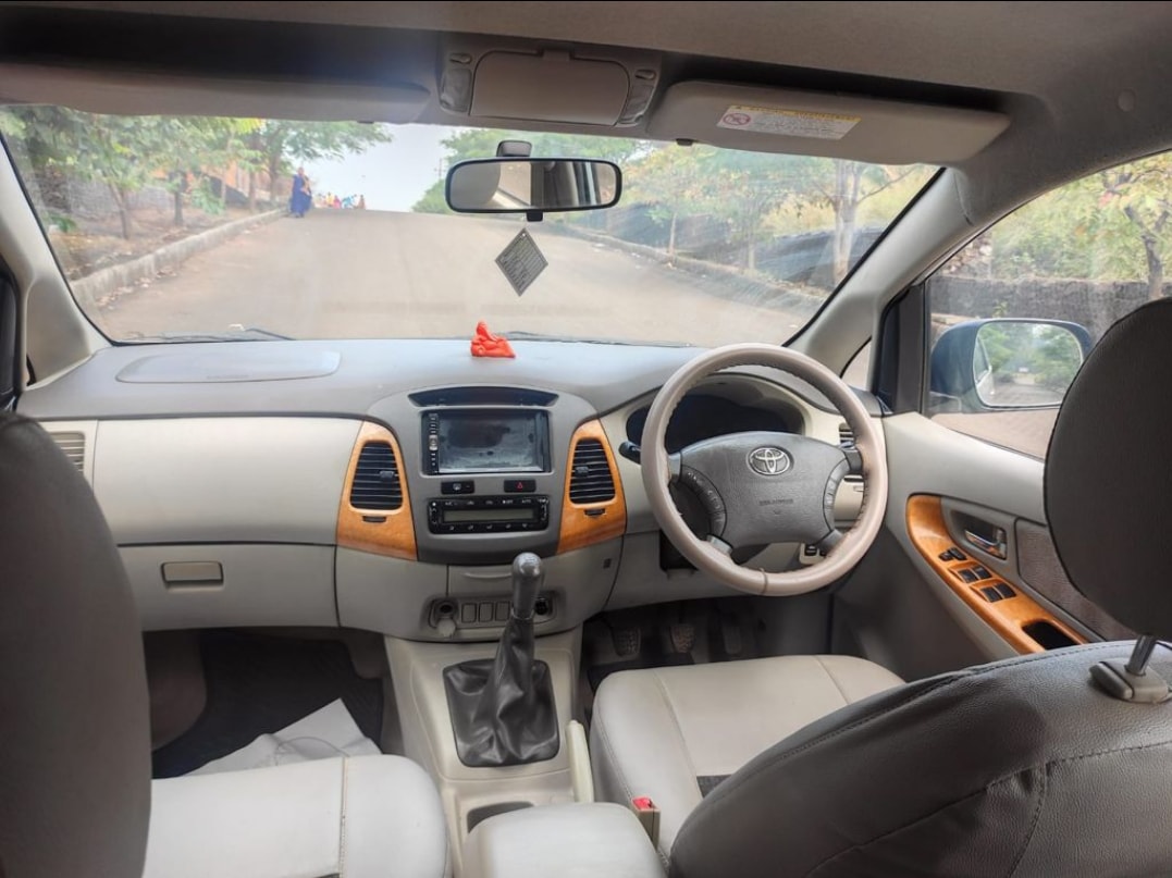 Innova image 12 Innova image 12