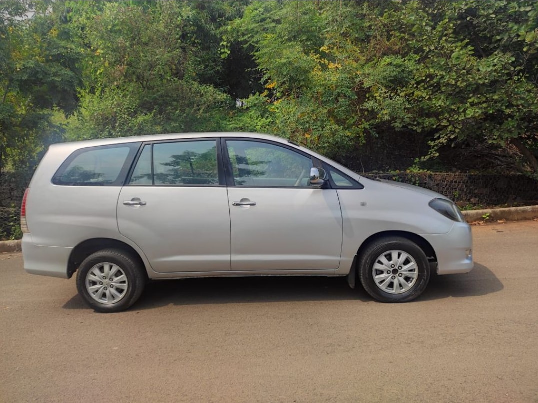 Innova image 6 Innova image 6