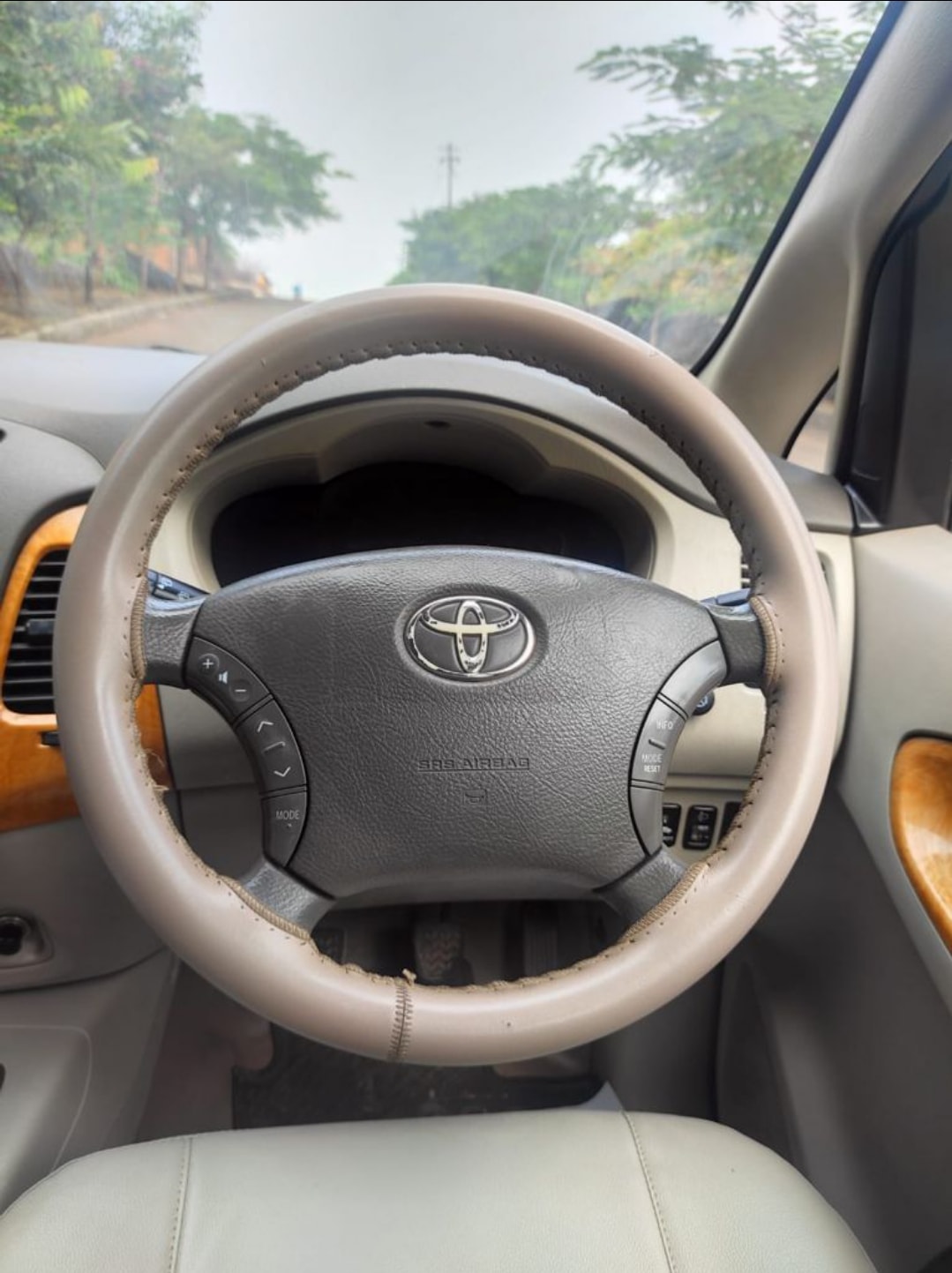 Innova image 13 Innova image 13