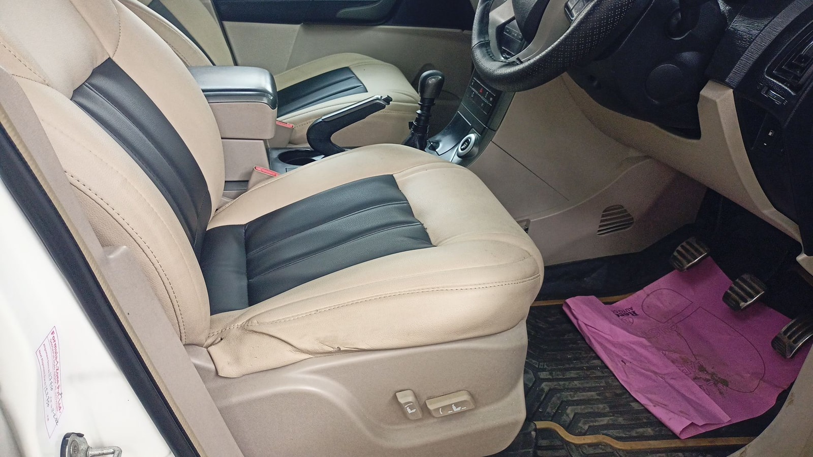 XUV500 image 18 XUV500 image 18