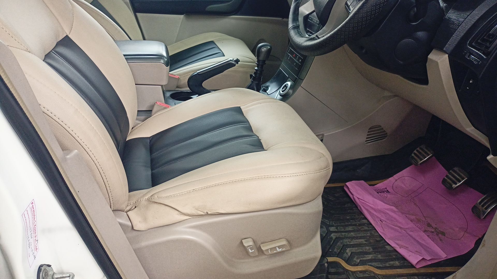 XUV500 image 18 XUV500 image 18