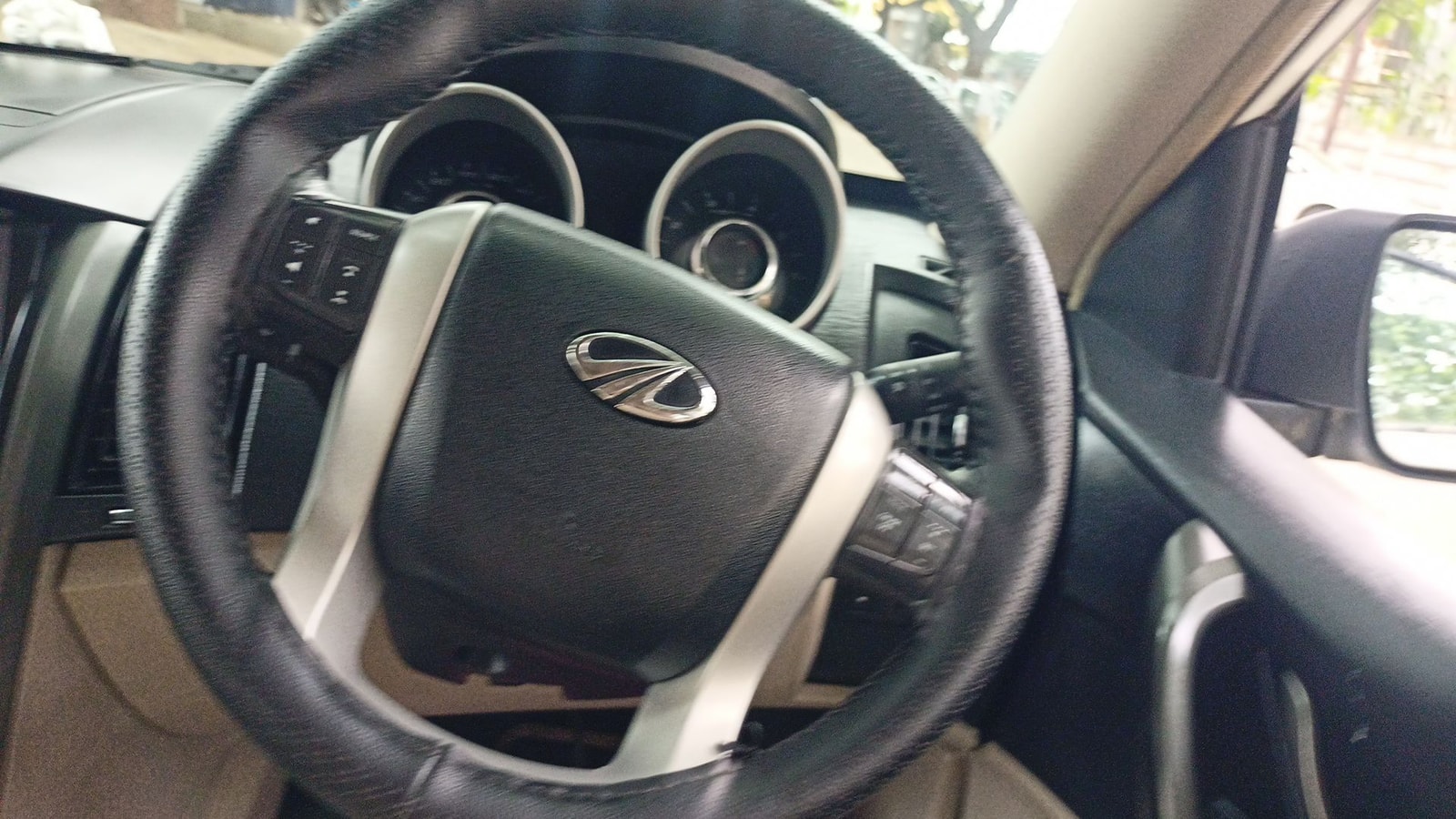 XUV500 image 17 XUV500 image 17