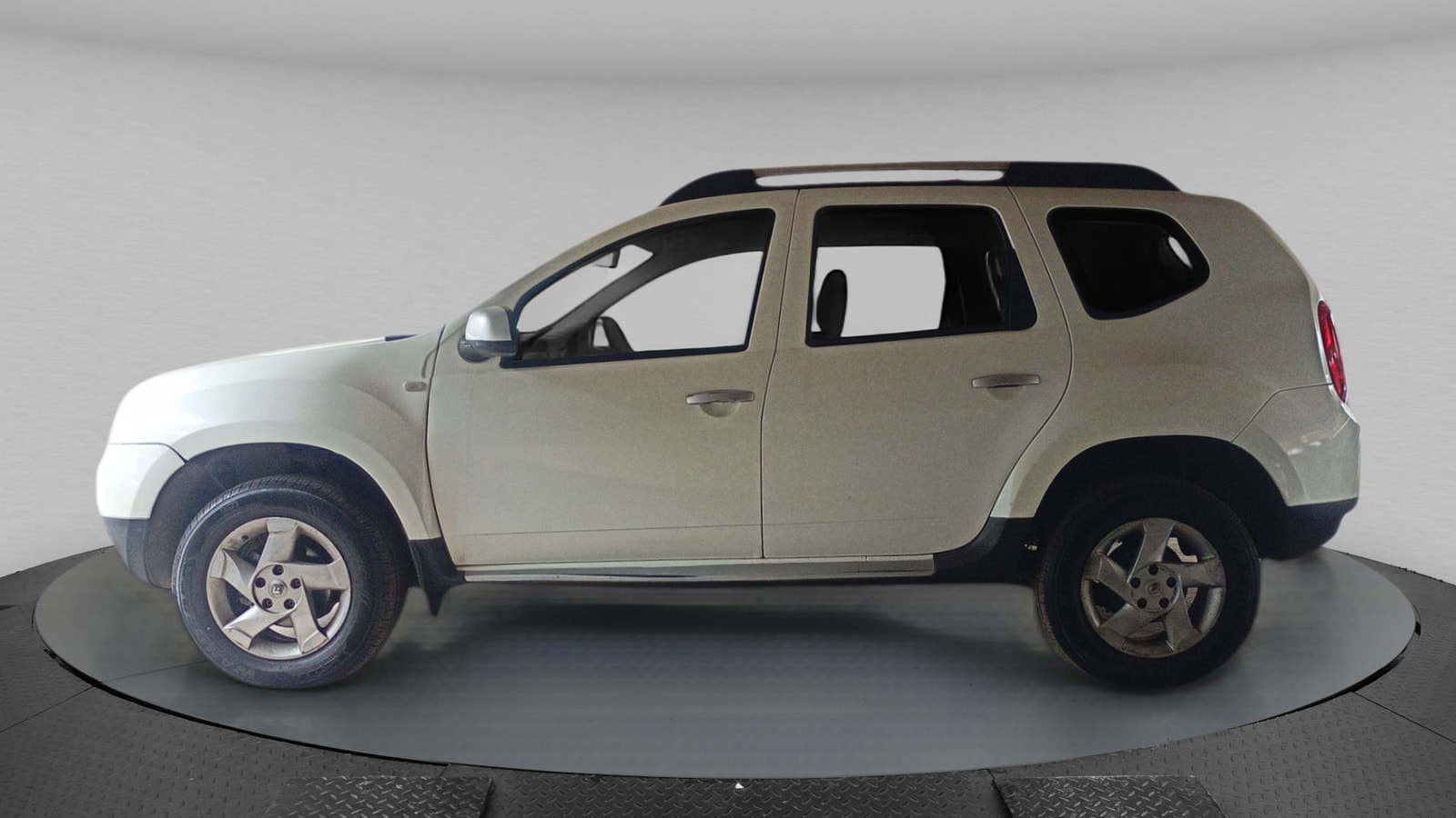 Duster image 2 Duster image 2