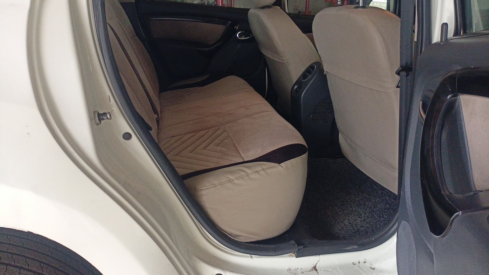 Duster image 8 Duster image 8