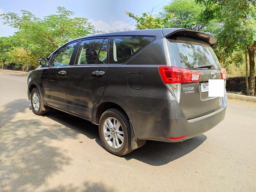 Innova Crysta image 3 Innova Crysta image 3
