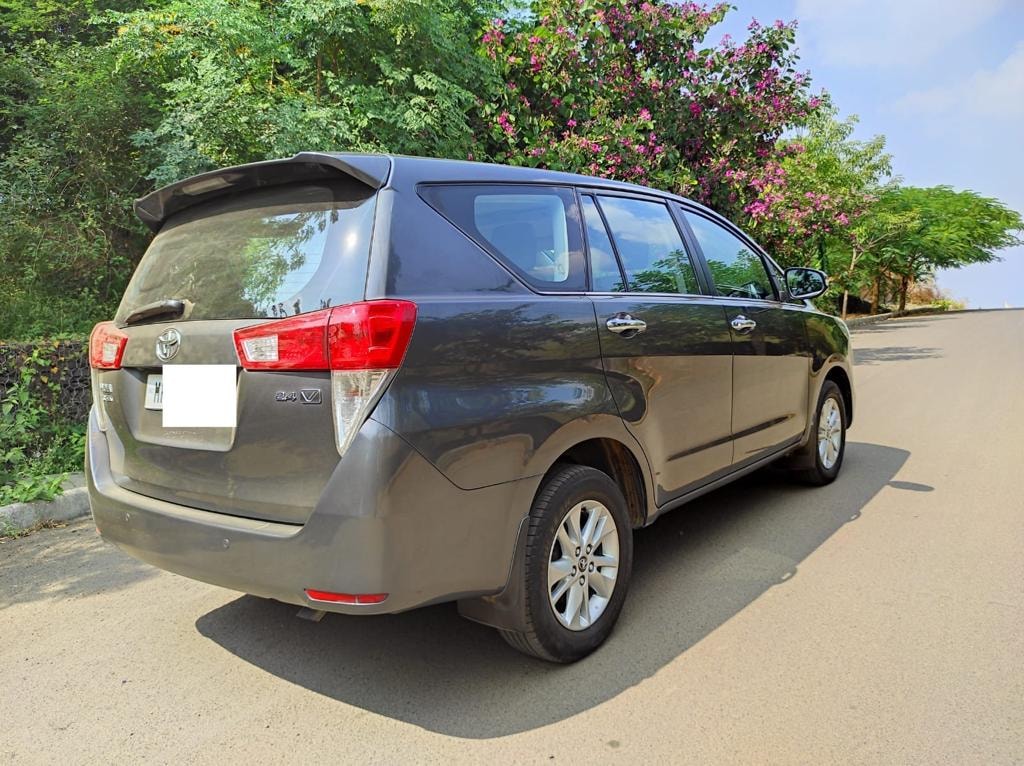 Innova Crysta image 5 Innova Crysta image 5