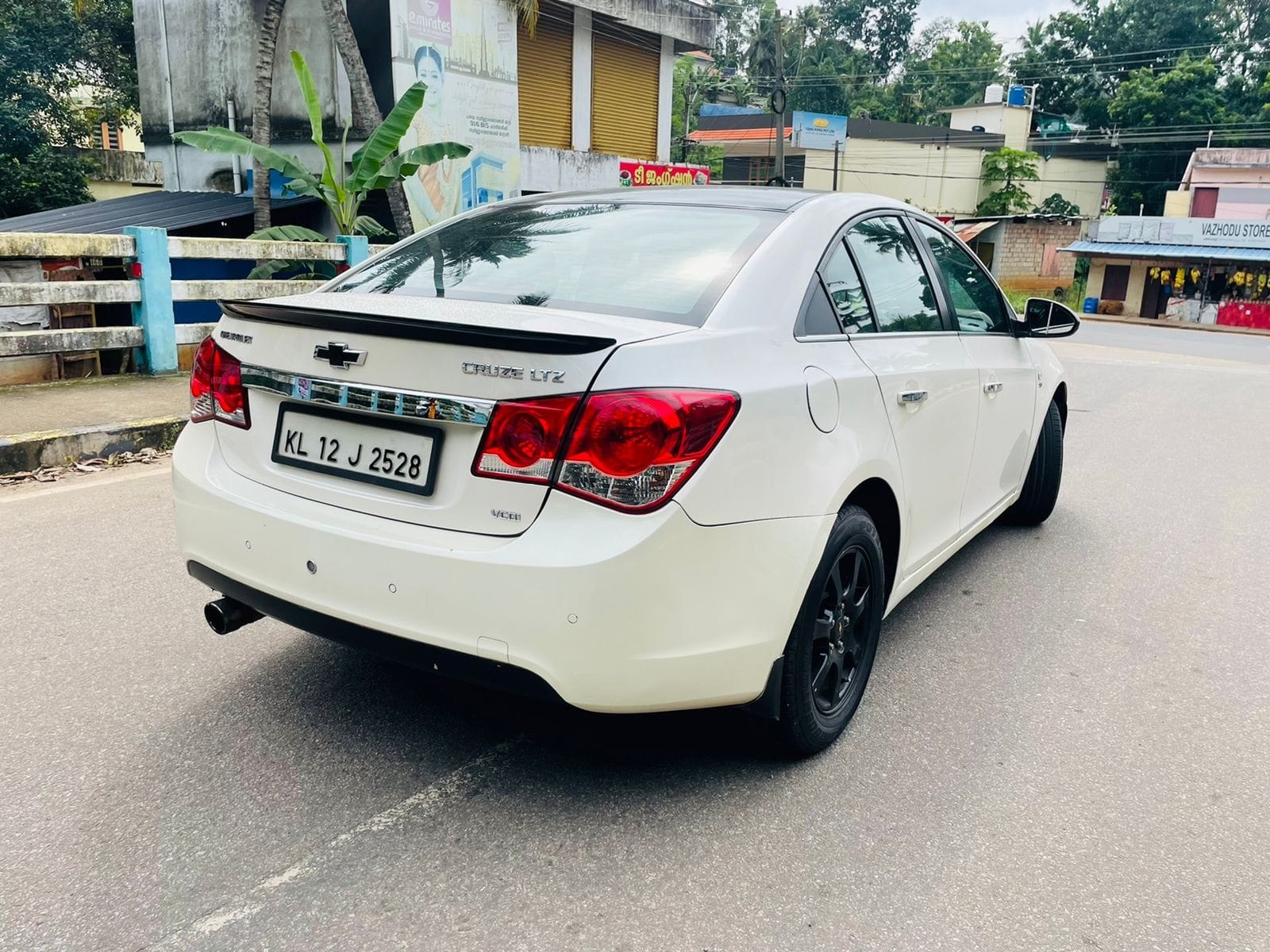 Cruze image 6 Cruze image 6