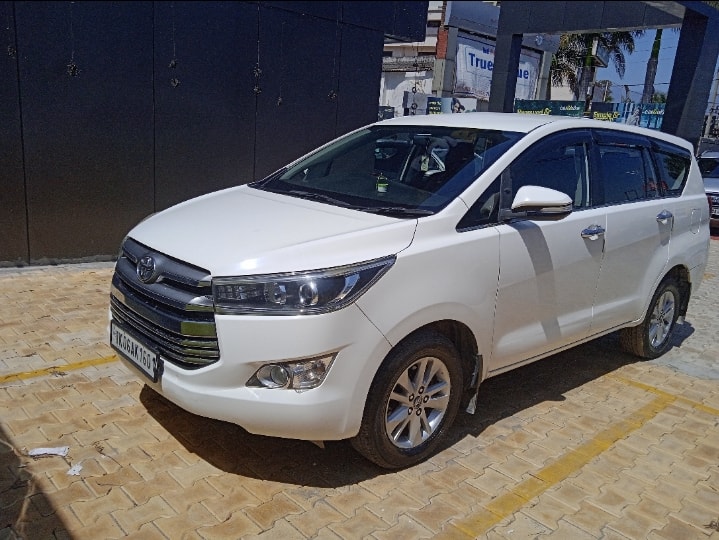 Innova Crysta image 1 Innova Crysta image 1